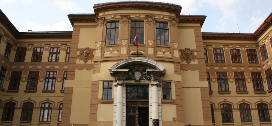 Zgrada ili ulaz suda — Općinski sud u Rijeci