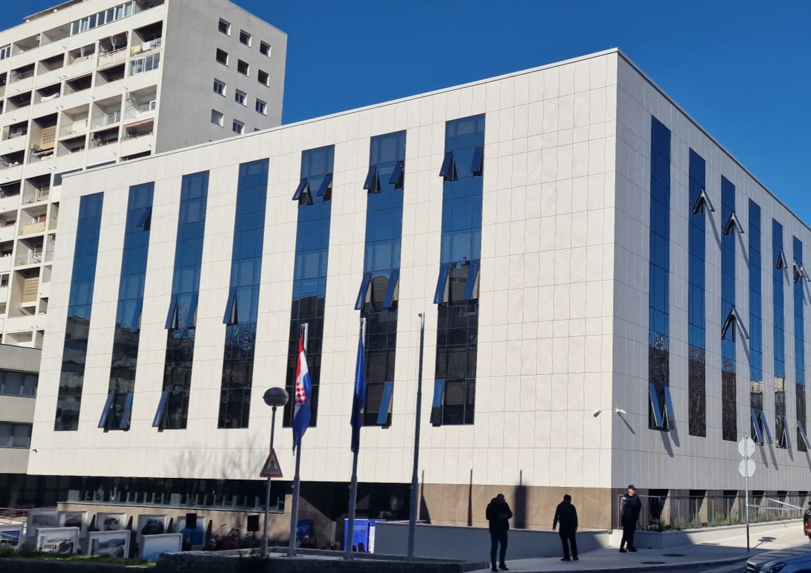Zgrada ili ulaz suda — Općinski sud u Splitu