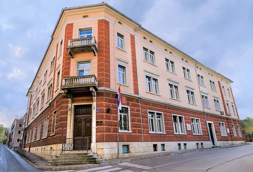 Zgrada ili ulaz suda — Trgovački sud u Pazinu
